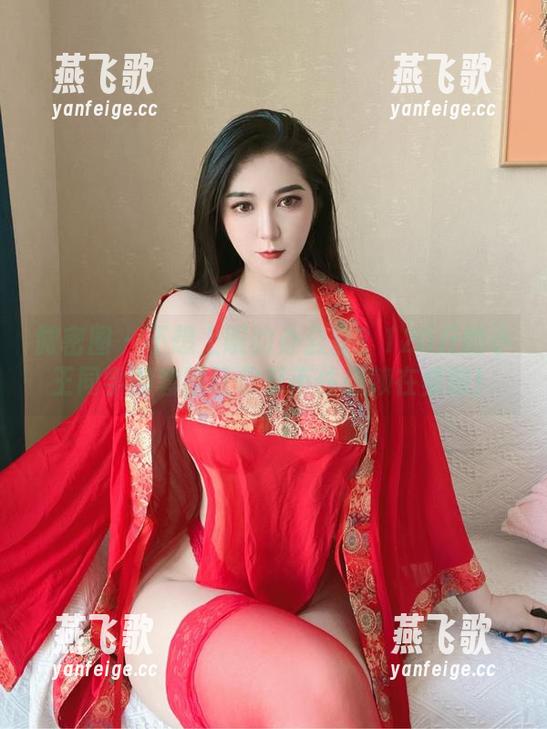 微密圈 - 不想上班的办公室？120斤的小王同学的套图让你忍不住想赖在桌前！