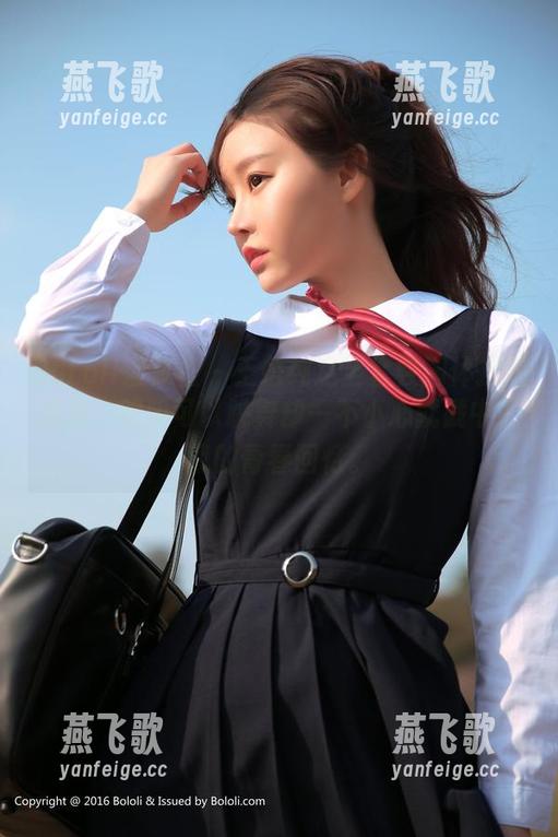BoLoli菠萝社-王语纯 BoLoli菠萝社 - 王语纯这全套校园体操服图集,明明可以跳舞却一不小心就戳中了我的青春回忆。
