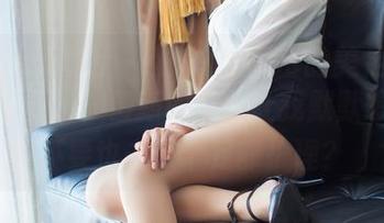 IMiss爱蜜社 – 张思允Nice的美足作品集又更新了，最新的照片让我默默想，要不要也去做个足部护理？
