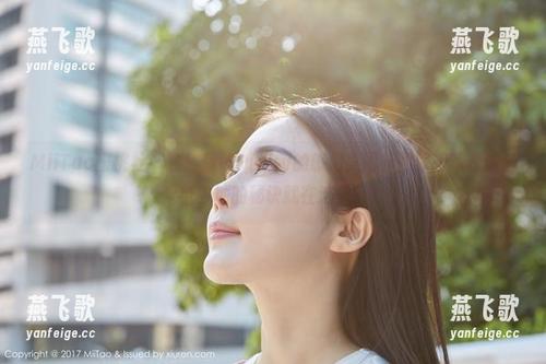 MiiTao蜜桃社 - 看！佩琦Pinky的旅拍美图，帮你把家变成壁纸胜地的秘诀就在这里！