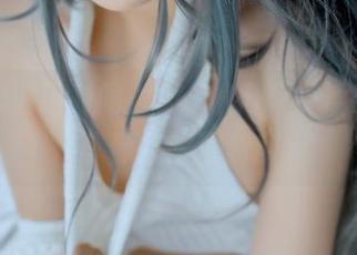 在线上消磨时间，Quan冉有点饿的女仆等你来挖掘资源