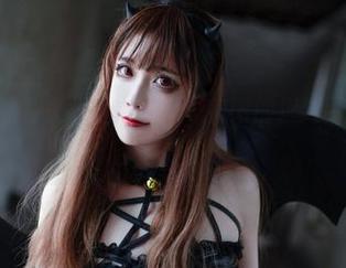 Sakiiii翎柒美足合集，透过有限的框架，眼神微微一顿！