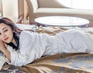 TGOD推女神 – 这组尤美Yumi的苏梅岛私人订制写真集就很“个性”，“精选”的门道在里边了。