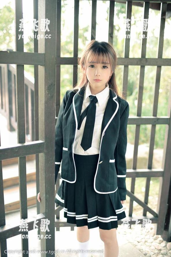 TGOD推女神 - 与杨上萱的制服一同翱翔，写真中弥漫着不期而至的轻松气息。