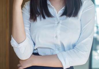 TuiGirl推女郎 – 谁能拒绝哈尼宝宝的灰丝图包？最近太想念这种细腻的“偷心术”了。