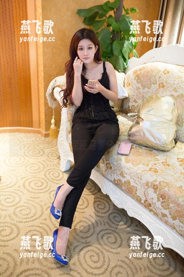 TuiGirl推女郎 - “踩”着梦想，王明明的裸足还是要分享的