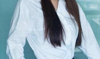 TuiGirl推女郎 – 耶！艾栗栗在线，白裙展现了一种特别的气质。