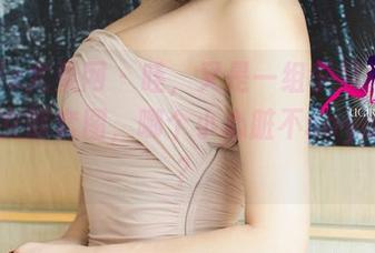 UGirls尤果网 – 哇，又是一组李易童的高清兔女郎套图，哪个小心脏不sayaww？