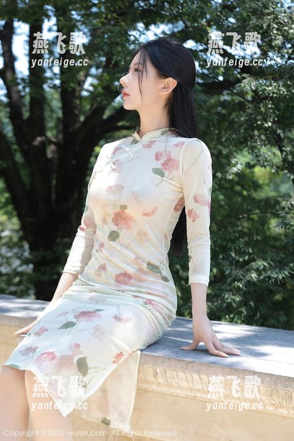 Xiuren秀人网 - 这福利是送给我的？余心曼的搭配套装开启新视野！