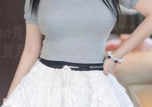 Xiuren秀人网 – 谁说美女只能花钱追？免费欣赏月野兔美妞的“女友”作品回头率爆表！