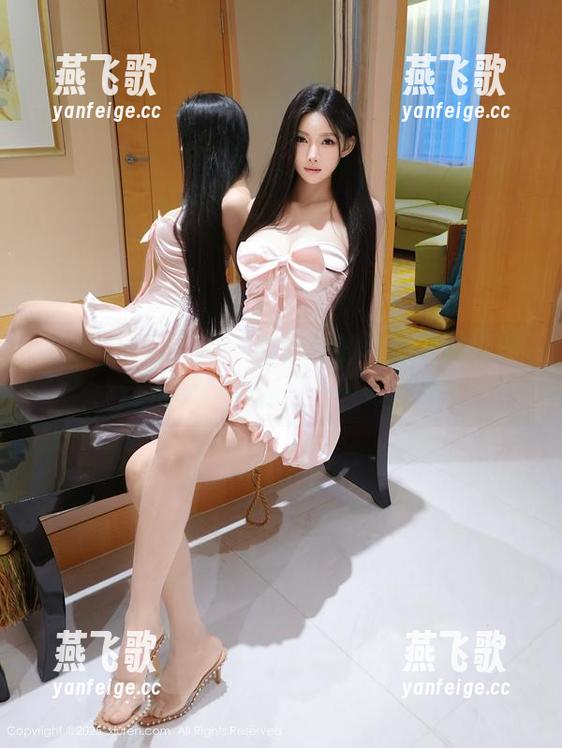 Xiuren秀人网 - 舞媚歆的校服套图更新：这是学习好还是……好特别！
