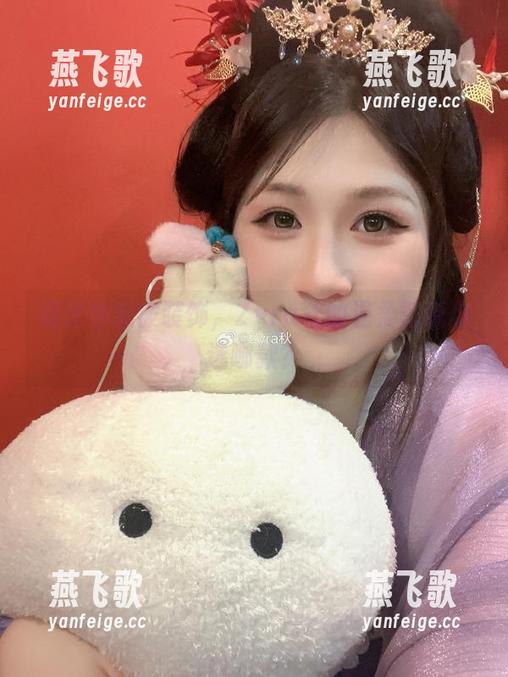 墙壁也想被装饰，Zyra秋的温柔壁纸你选哪款？