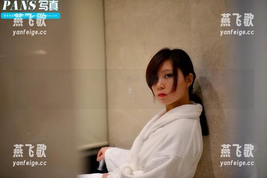 pans-卡卡 pans - 拿起手机!卡卡的户外写真新鲜出炉,下载让你脑洞大开!