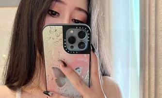 微密圈 – 毛衣有毒？不爱笑的赛琳的福利原图让你一秒入圈！