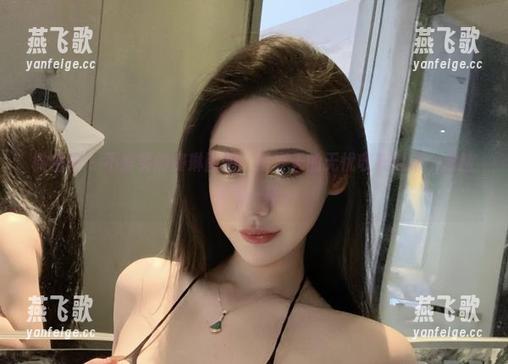 微密圈 - 不爱笑的赛琳图册：把夏天的无忧收集起来，像捡贝壳一样。