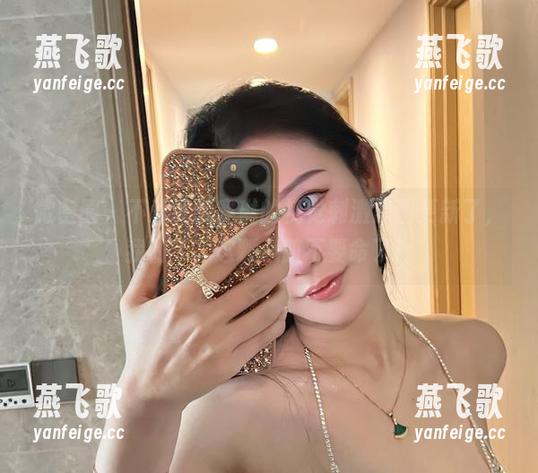 微密圈 - 不爱笑的赛琳的视觉刺激原图更新了，我的天，这颗心脏不要命了！