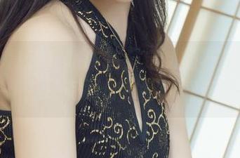 丽柜 – 慕子红裙作品：定制的不只是裙子，还有那份独特的气息