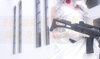 看五更百鬼的街拍作品集更新，就像是在翻阅一段不愿意重温的过去。