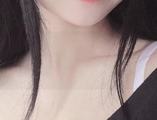 在佳佳好难啊的办公室，潜藏着一些出乎意料的作品和资源！
