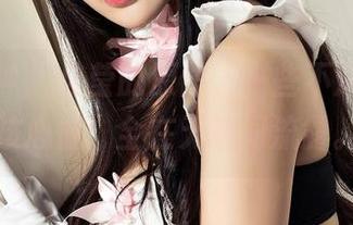 克拉女神 – 佳莹的原图，一些不深刻的女孩心情，全在无意间流露。