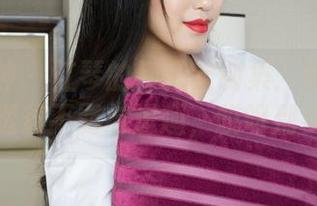 克拉女神 – 江琴的裸足定制集：每一张图片都透着不羁与逗趣，哎呀别多想！
