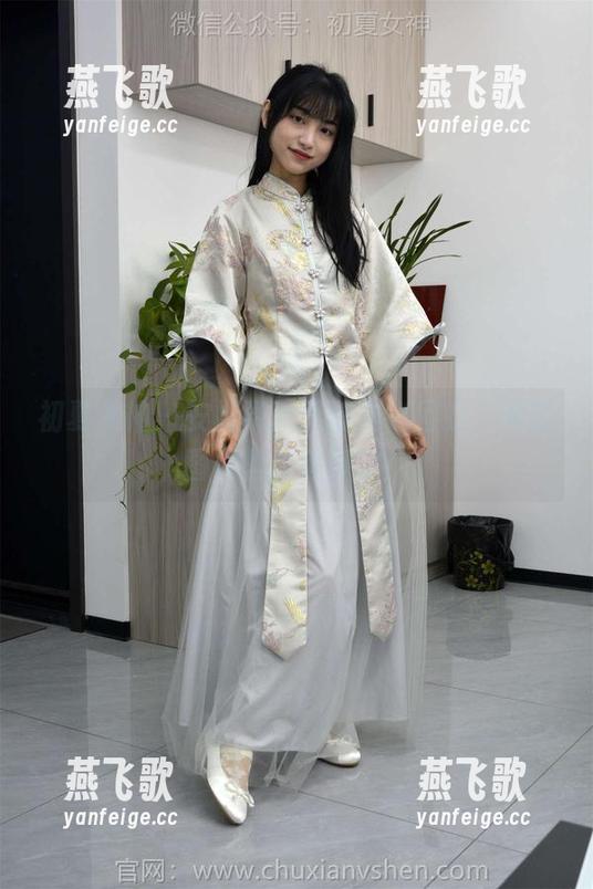 初夏女神 - 安妮说秋天请务必回归，她在图库里静静等你！