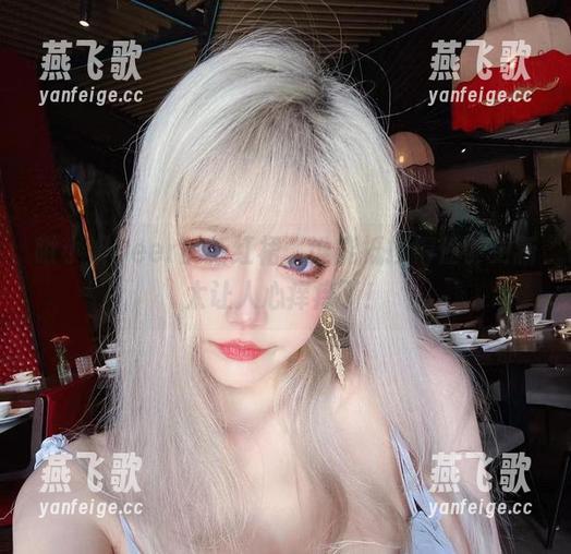 啾小妍Deer的新红裙，谁能抵挡得住？更新太让人心痒痒了！
