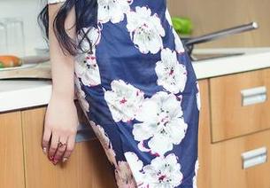 头条女神 – 猜一猜，蔡楠在制服图册里都有哪些惊喜，免费揭晓！
