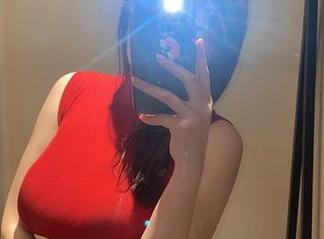微密圈 – 这个海边拍摄得恰到好处，奶宝妹纸的高清美图仔细看，细节满分
