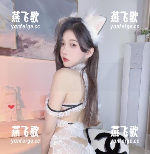 下载这部小小奶瓶儿的写真集，温柔与羞涩一同交汇
