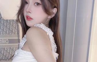 小小奶瓶儿说：高清里的美脚不止是风景，还有无尽的遐想