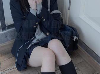 少女秩序 – 呜呜，小鱼的水手服又让我想起了学校的制服，图片看得我心里一紧，下载有两难？