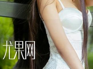 尤果网 – 球球的网袜图集——也许你会发现不同的诱惑。