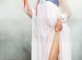 尤蜜荟 – 图包自己都想夹起来保存，合法萝莉的女仆设定，画面感满分