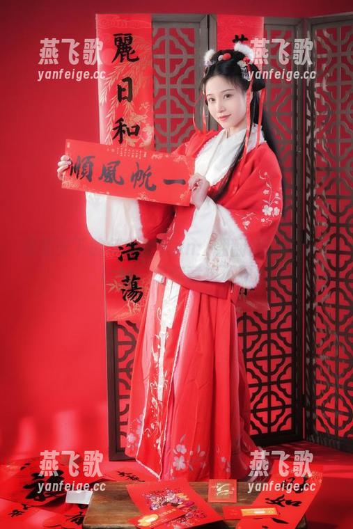 无圣光下的年年Nnian：翻翻她的“夜”图集，保你意想不到