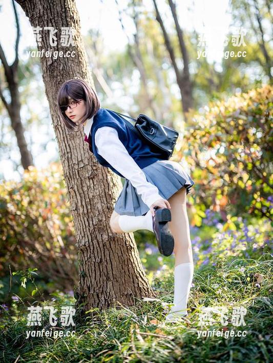 下载这组幼爱youmeko的“修女兔兔”照片，别问我为啥，随便好玩而已！