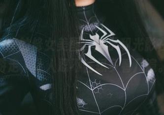 末夜787的修女美图，暗示和光影在这里游走，让人忍不住想多看几遍。