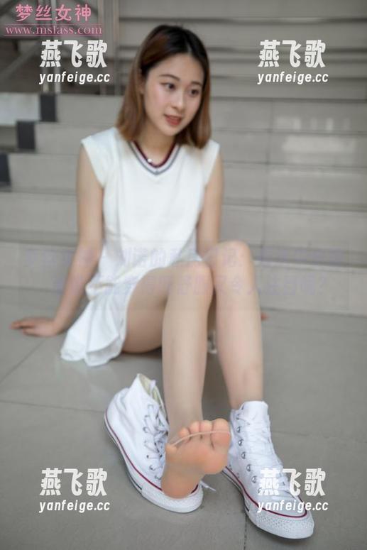 梦丝女神 - 刘诺的私房日记：看这牛仔裤，谁说不能穿得既舒服又令人注目呢？