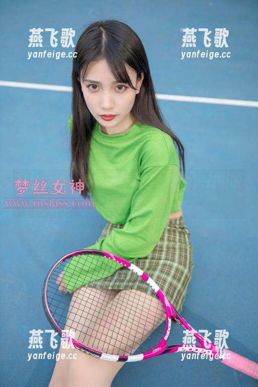 梦丝女神 - 诗琪湿身荡漾，泳池派对中的写真秀。