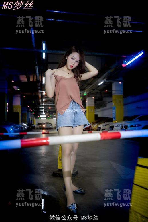 梦丝女神 - 香萱的网袜写真，轻轻松松就把风格玩转了