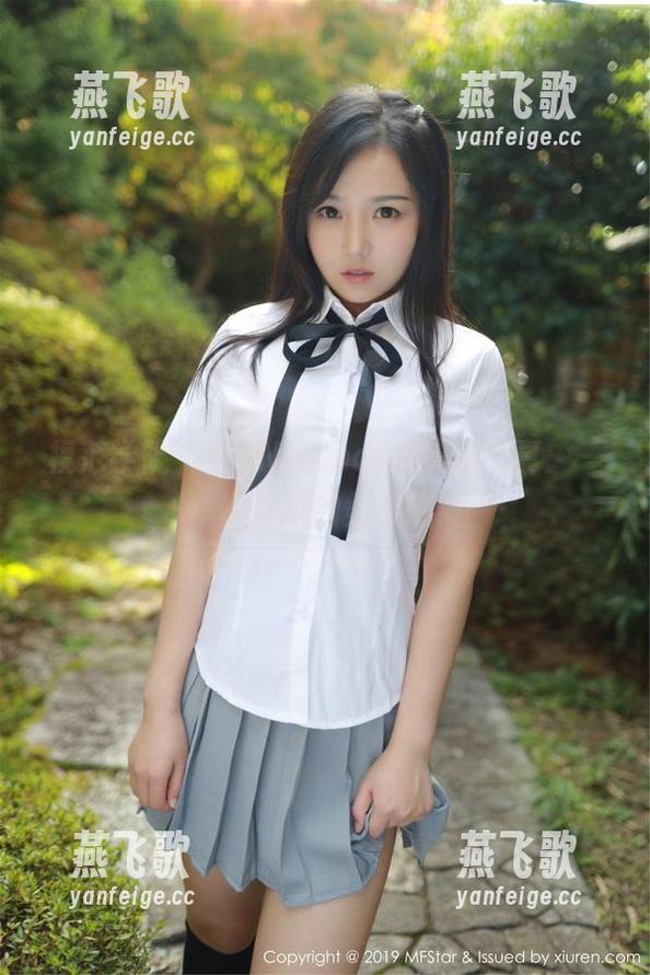 模范学院 - NaNa_baby灰丝写真：一丝不拘的柔软感
