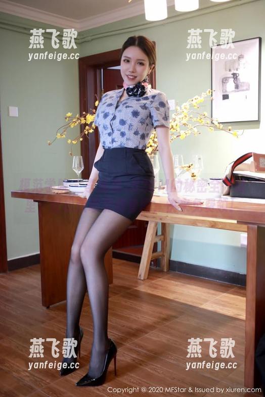 模范学院-李雅柔182CM 模范学院 - 李雅柔182CM的秘密全在这里,轻松获取免费套图,快来免费领!