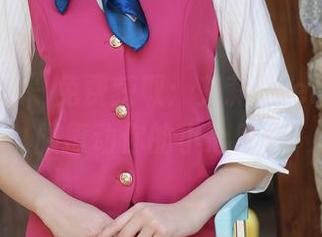 模范学院 – 免费获取：艾莉Evelyn用制服撩动你的小心脏！