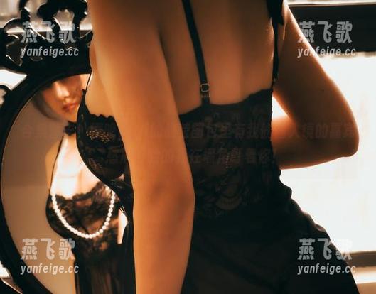 合集警告！樱晚gigi的晶莹图包里有我偷偷入镜的嘉宾，愁眉苦脸的我在墙角盯着你！
