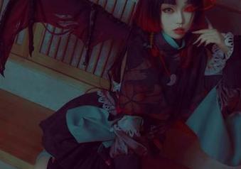 白易子教主的“女孩”：那写真里每一眼神，都让人想多了。