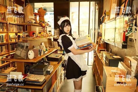 精选白莉爱吃巧克力的“大显身手”：深巷女仆与原理猪的友谊