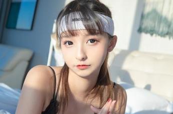 今天的重头戏，神楽坂真冬送来的白丝胡桃，私房图片看一眼就心痒痒。
