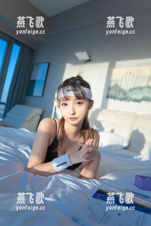 今天的重头戏，神楽坂真冬送来的白丝胡桃，私房图片看一眼就心痒痒。
