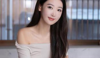 秀人网 – 林文文和她的白衬衫，秘书范儿满分，这些精选哟｜写真集