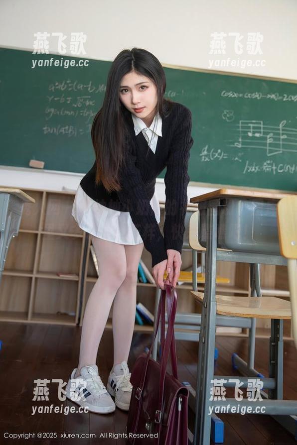 秀人网-柚柚小奶瓶 秀人网 - 被柚柚小奶瓶的礼服圈粉,图库里又多了点小花样,快来瞧瞧吧!